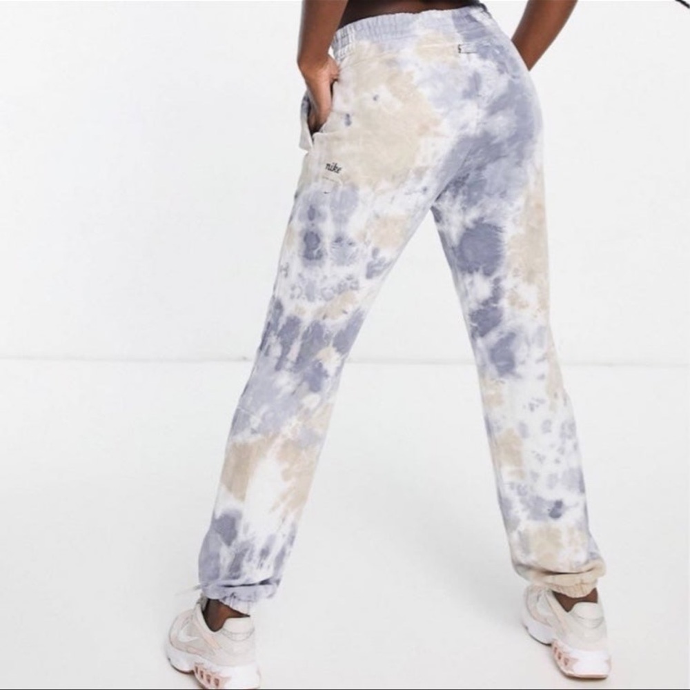 (NWT) Nike Loose Fit Tie Dye Cuffed Sweatpants in Slate Blue, Medium - Picture 6 of 16